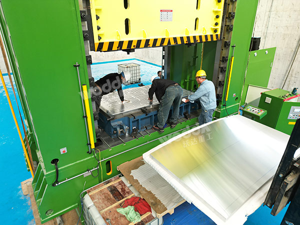 汽車電池液冷板液壓機(jī)試機(jī)完成 汽車電池液冷板液壓機(jī)試機(jī)完成