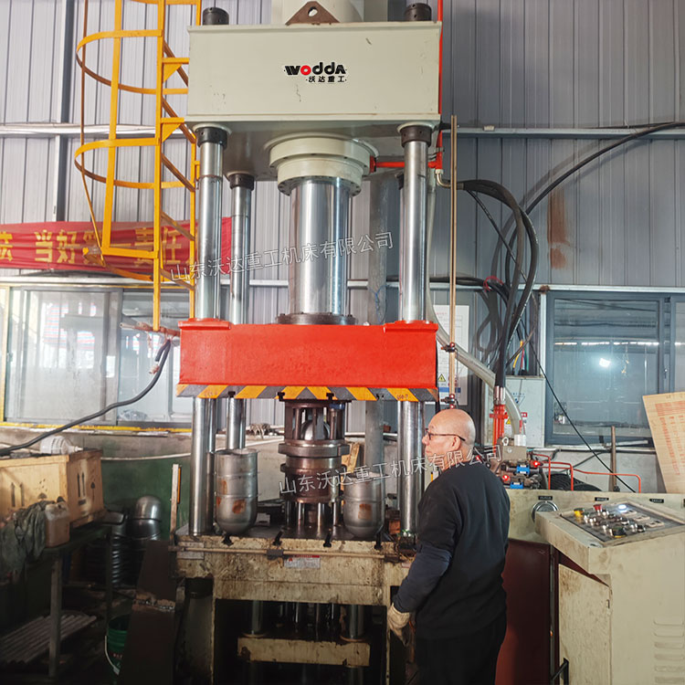 315噸拉伸液壓機(jī)帶液壓墊