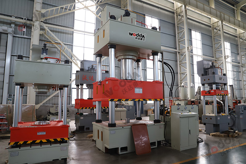 630噸拉伸液壓機(jī) 630噸拉伸液壓機(jī)