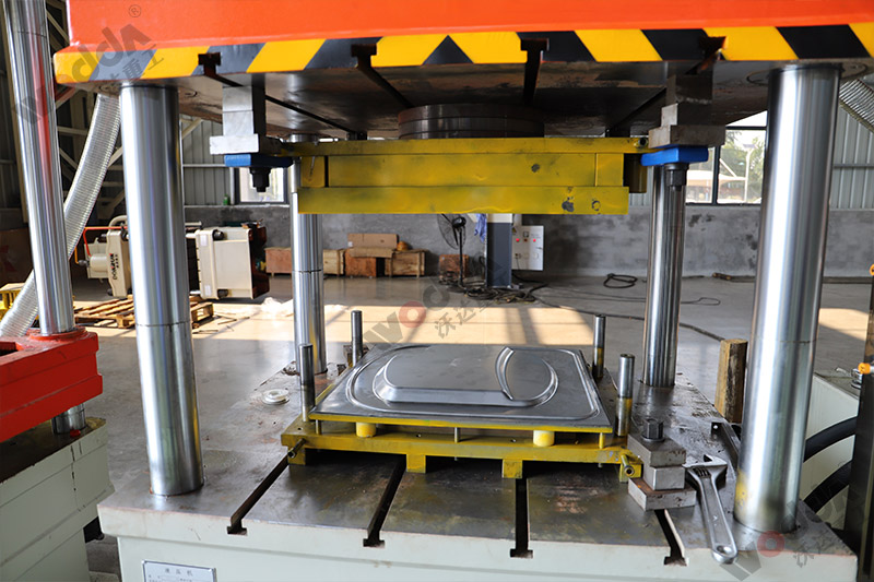 200噸不銹鋼薄板拉伸液壓機 200噸不銹鋼薄板拉伸液壓機