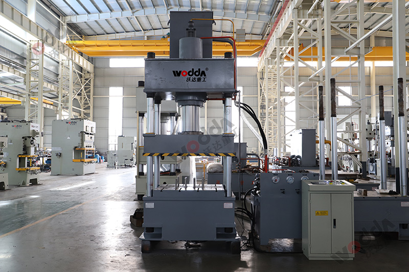 250噸拉伸機(jī) 250噸拉伸機(jī)