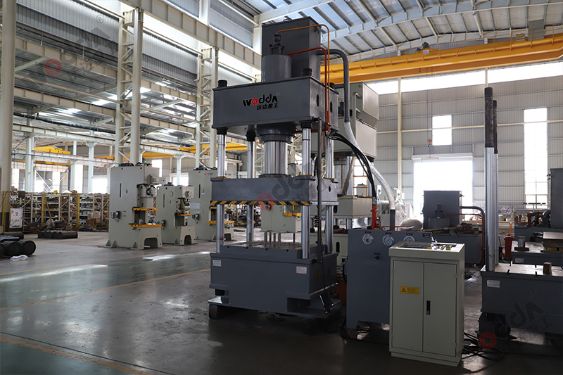 250噸拉伸機(jī) 250噸拉伸機(jī)