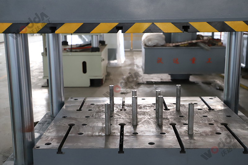 250噸拉伸機(jī)工作臺 250噸拉伸機(jī)工作臺