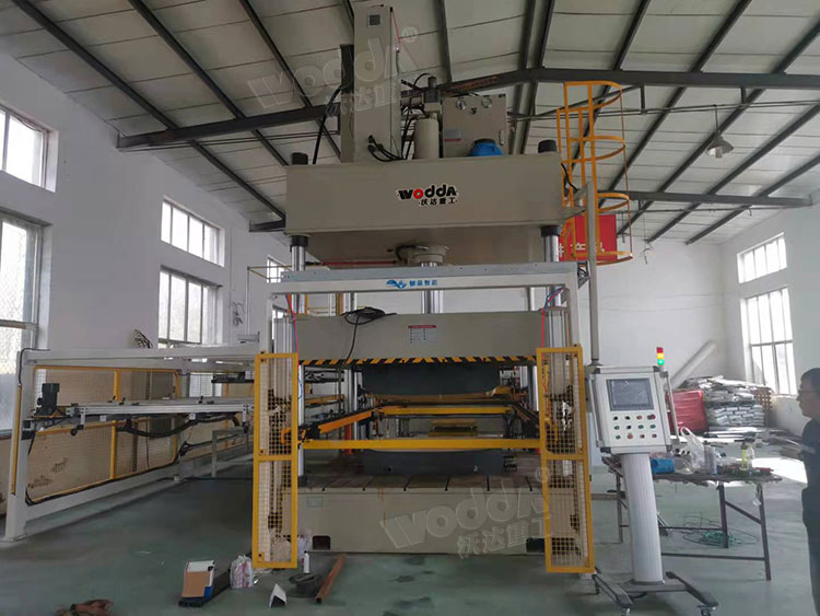 160噸汽車內(nèi)飾成型液壓機 160噸汽車內(nèi)飾成型液壓機