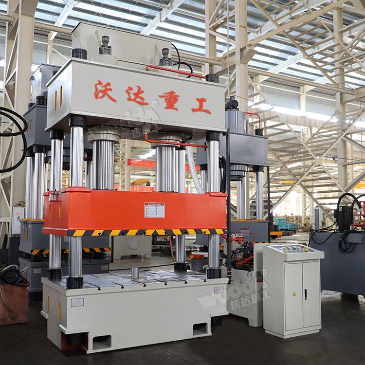 400噸三梁四柱液壓機(jī)車間實(shí)拍 400噸三梁四柱液壓機(jī)車間實(shí)拍