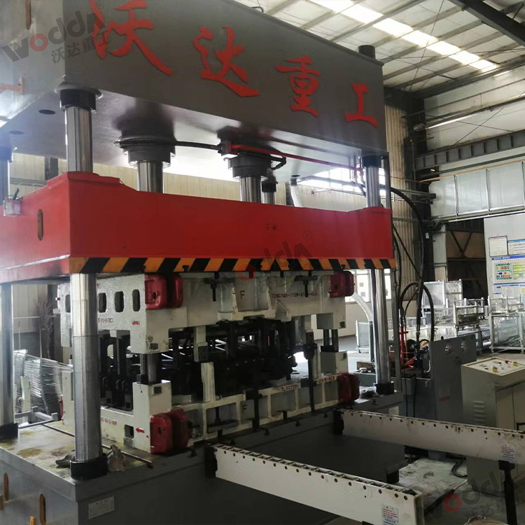 200噸汽車內(nèi)飾件液壓機(jī) 200噸汽車內(nèi)飾件液壓機(jī)