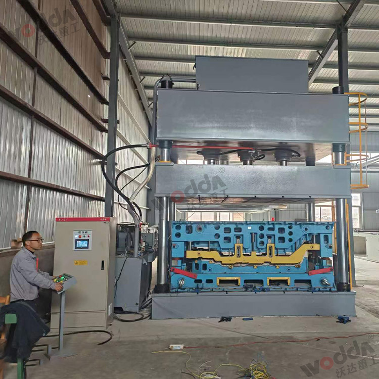 315噸汽車內(nèi)飾件液壓機(jī) 315噸汽車內(nèi)飾件液壓機(jī)