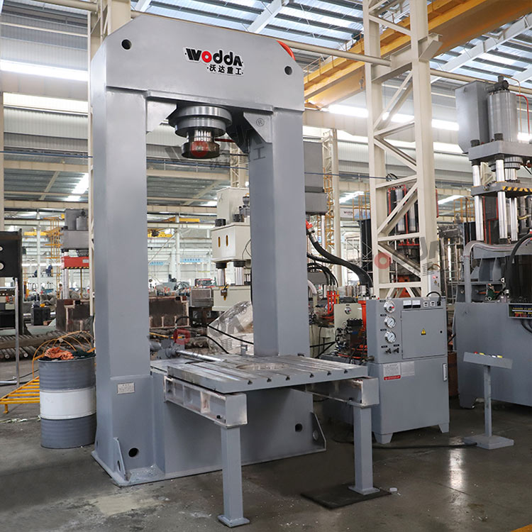 315噸龍門(mén)式電機(jī)軸承壓裝液壓機(jī) 315噸龍門(mén)式電機(jī)軸承壓裝液壓機(jī)