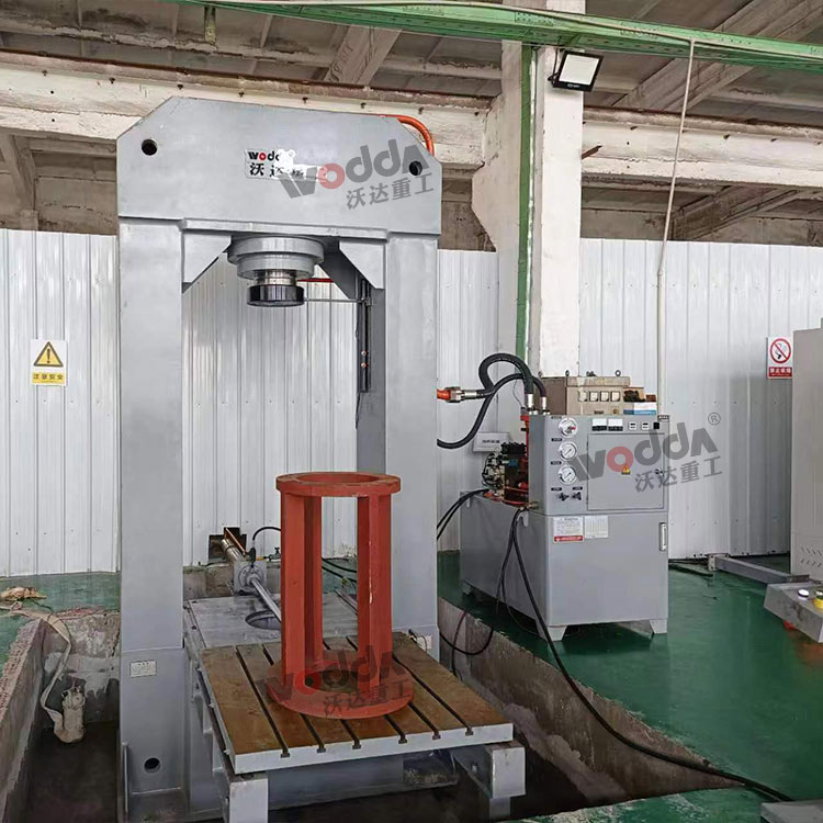 315T龍門(mén)液壓機(jī) 315T龍門(mén)液壓機(jī)