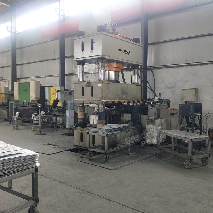 不銹鋼地溝蓋板拉伸液壓機(jī) 不銹鋼地溝蓋板拉伸液壓機(jī)