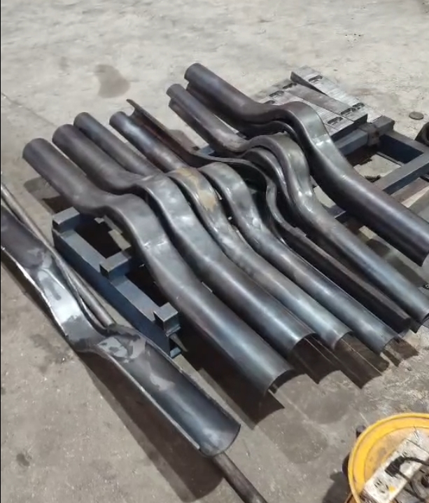 汽車后橋沖壓件 汽車后橋沖壓件