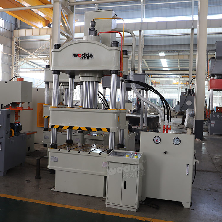 200噸三梁四柱液壓機 200噸三梁四柱液壓機