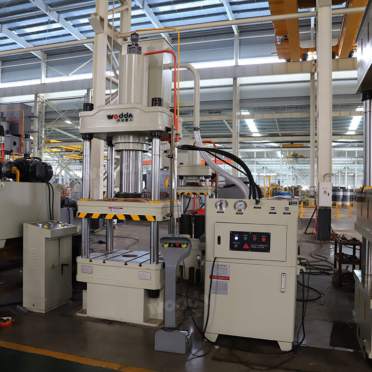 200噸三梁四柱液壓機(jī)定制 200噸三梁四柱液壓機(jī)定制