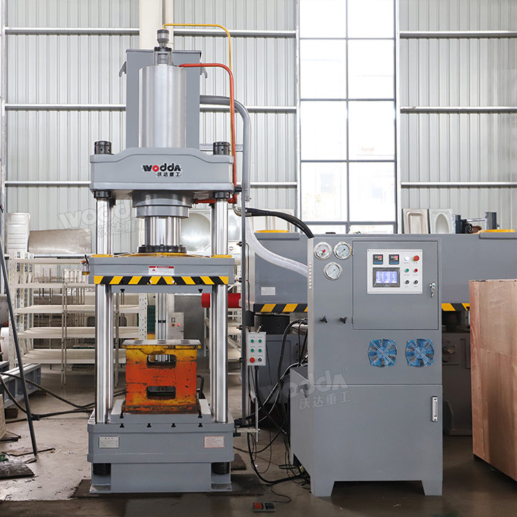 200噸密胺餐具熱壓成型液壓機(jī) 200噸密胺餐具熱壓成型液壓機(jī)