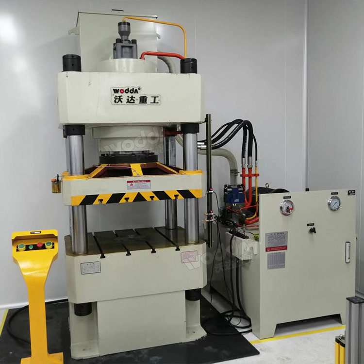 160噸三梁四柱液壓機(jī) 160噸三梁四柱液壓機(jī)