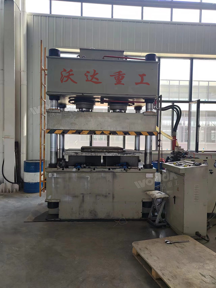 315噸不銹鋼風(fēng)機(jī)外殼拉伸液壓機(jī) 315噸不銹鋼風(fēng)機(jī)外殼拉伸液壓機(jī)