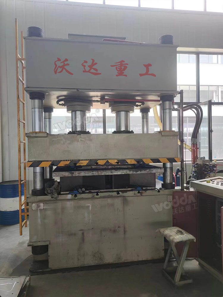 315噸四柱拉伸液壓機(jī) 315噸四柱拉伸液壓機(jī)