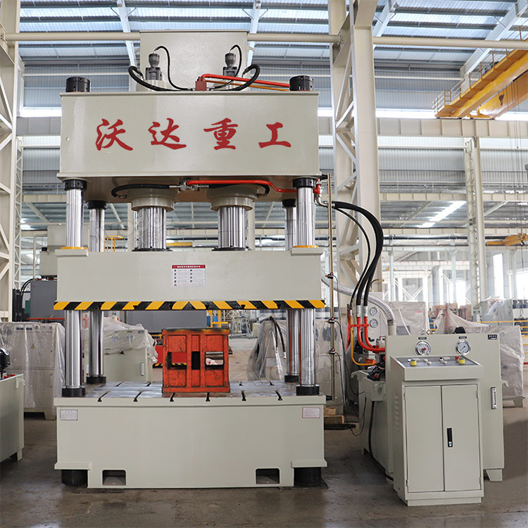 315噸四柱液壓機(jī)車間實(shí)物 315噸四柱液壓機(jī)車間實(shí)物