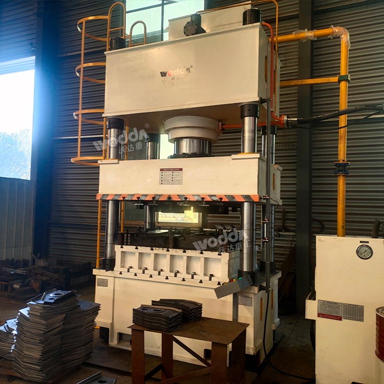 500噸三梁四柱液壓機 500噸三梁四柱液壓機