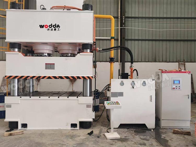 1000噸汽車底盤護(hù)板成型液壓機(jī) 1000噸汽車底盤護(hù)板成型液壓機(jī)